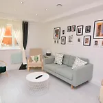 Apartment Wharf - Macarena Apartments
