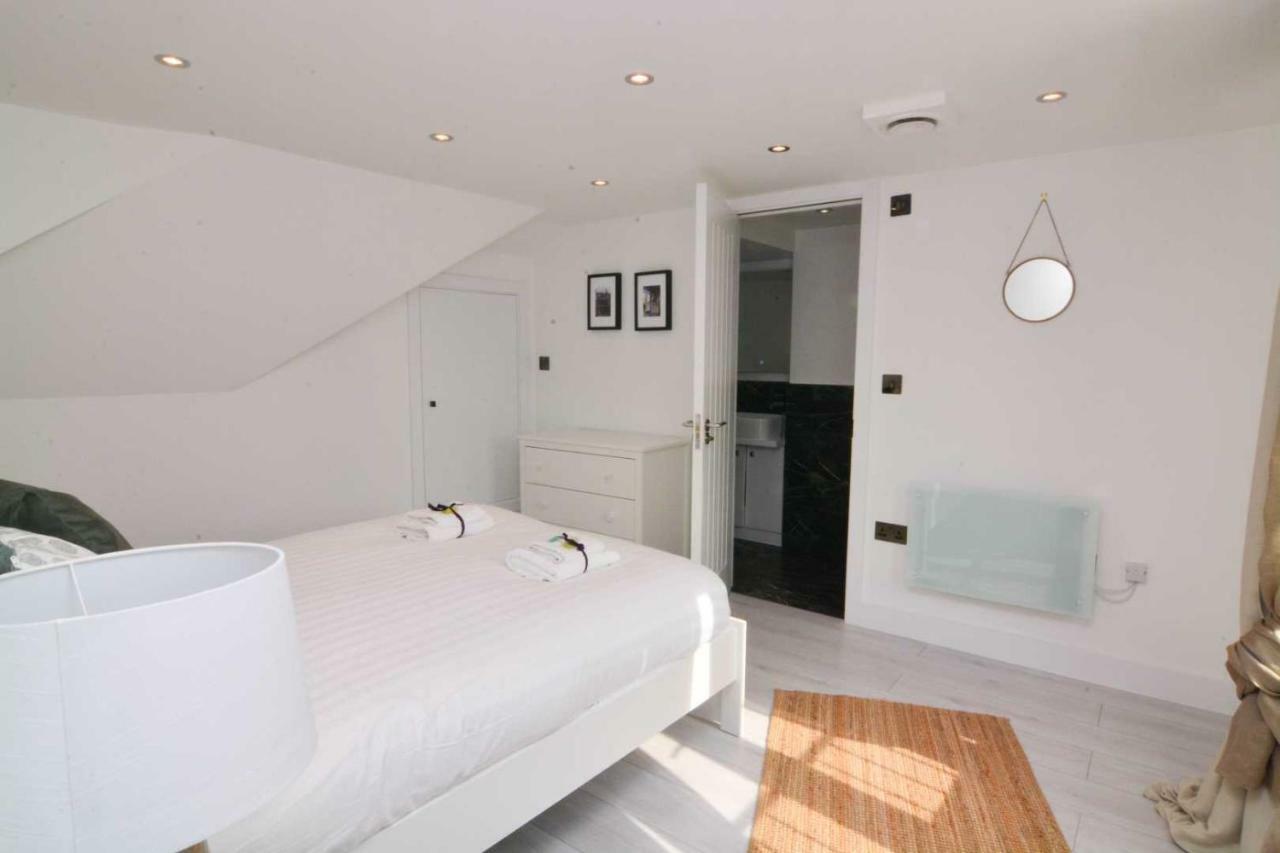 Wharf - Macarena Apartment